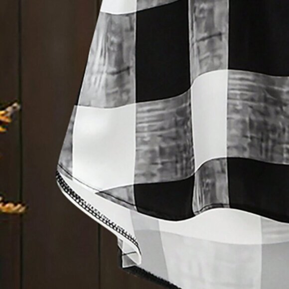 Women's Plus Size Plaid Button Down Shirt - Picture 4 of 5